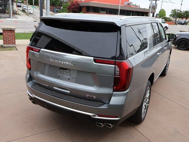 New 2026 GMC Yukon XL Denali w/ Denali Reserve Package AWD/4WD image 5