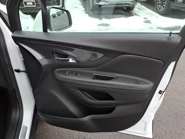 Used 2022 Buick Encore Preferred w/ Safety Package image 25