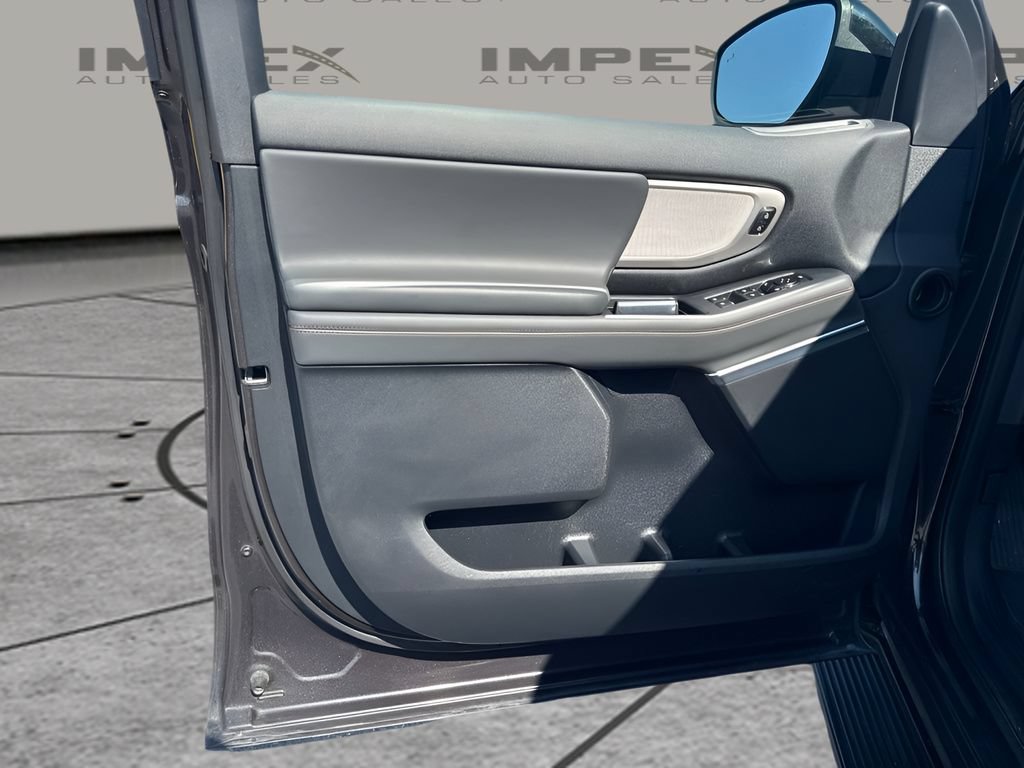 Used 2025 Ford Expedition Max Active RWD image 21