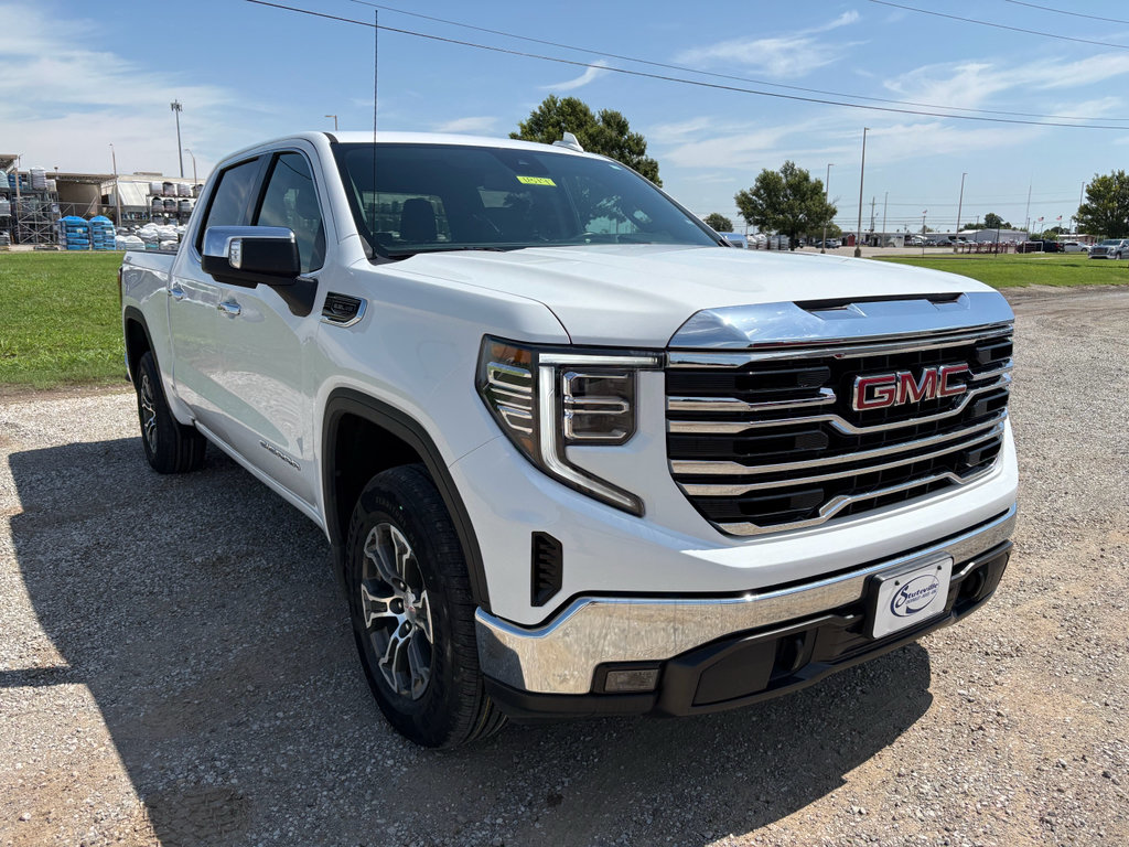 Used 2025 GMC Sierra 1500 SLT AWD/4WD image 3