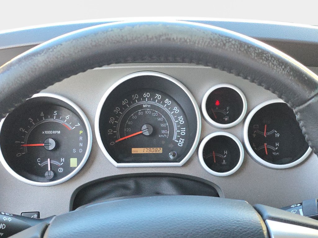 Used 2014 Toyota Sequoia SR5 AWD/4WD image 26