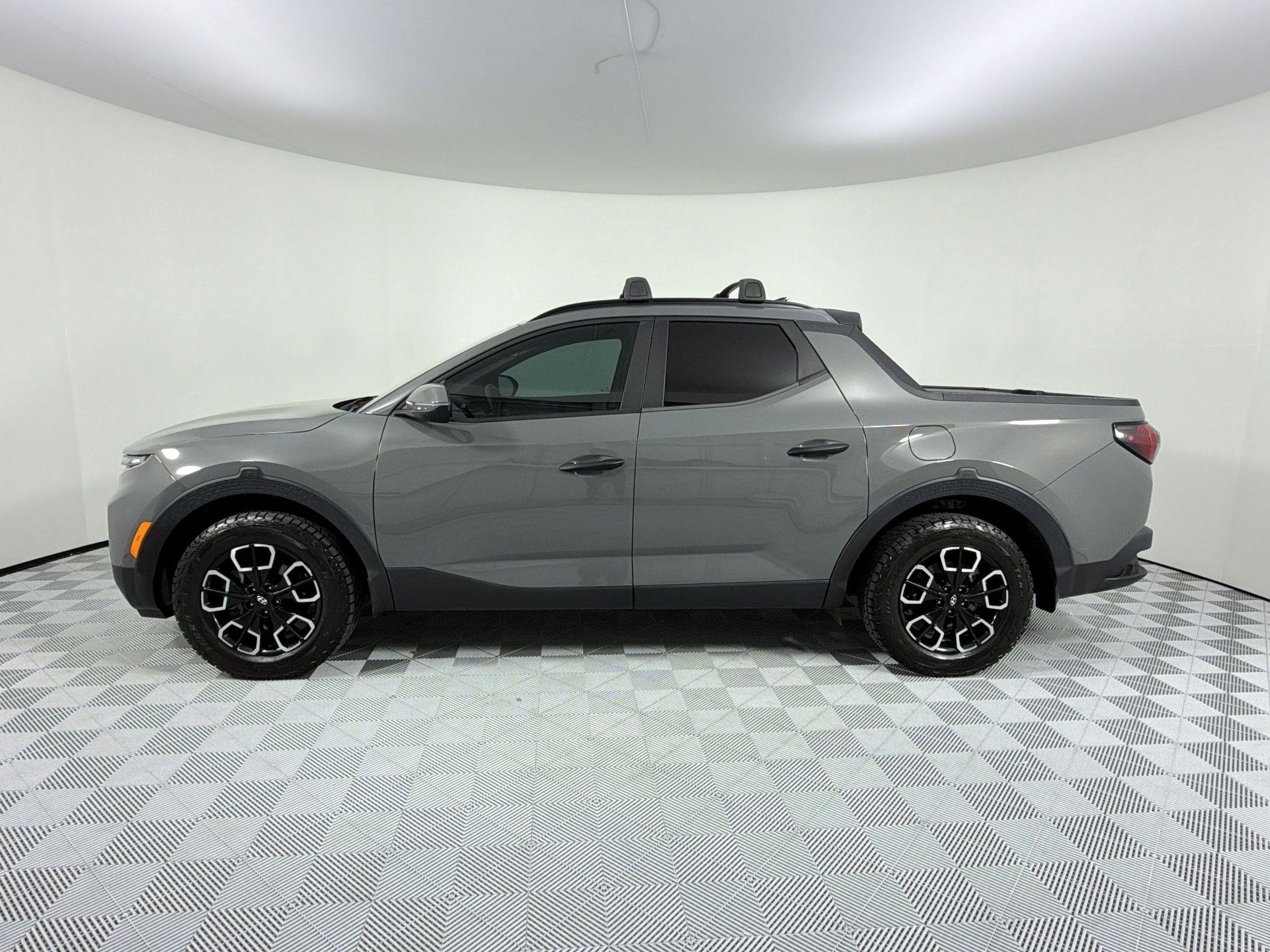 Used 2022 Hyundai Santa Cruz SEL w/ Activity Package image 2