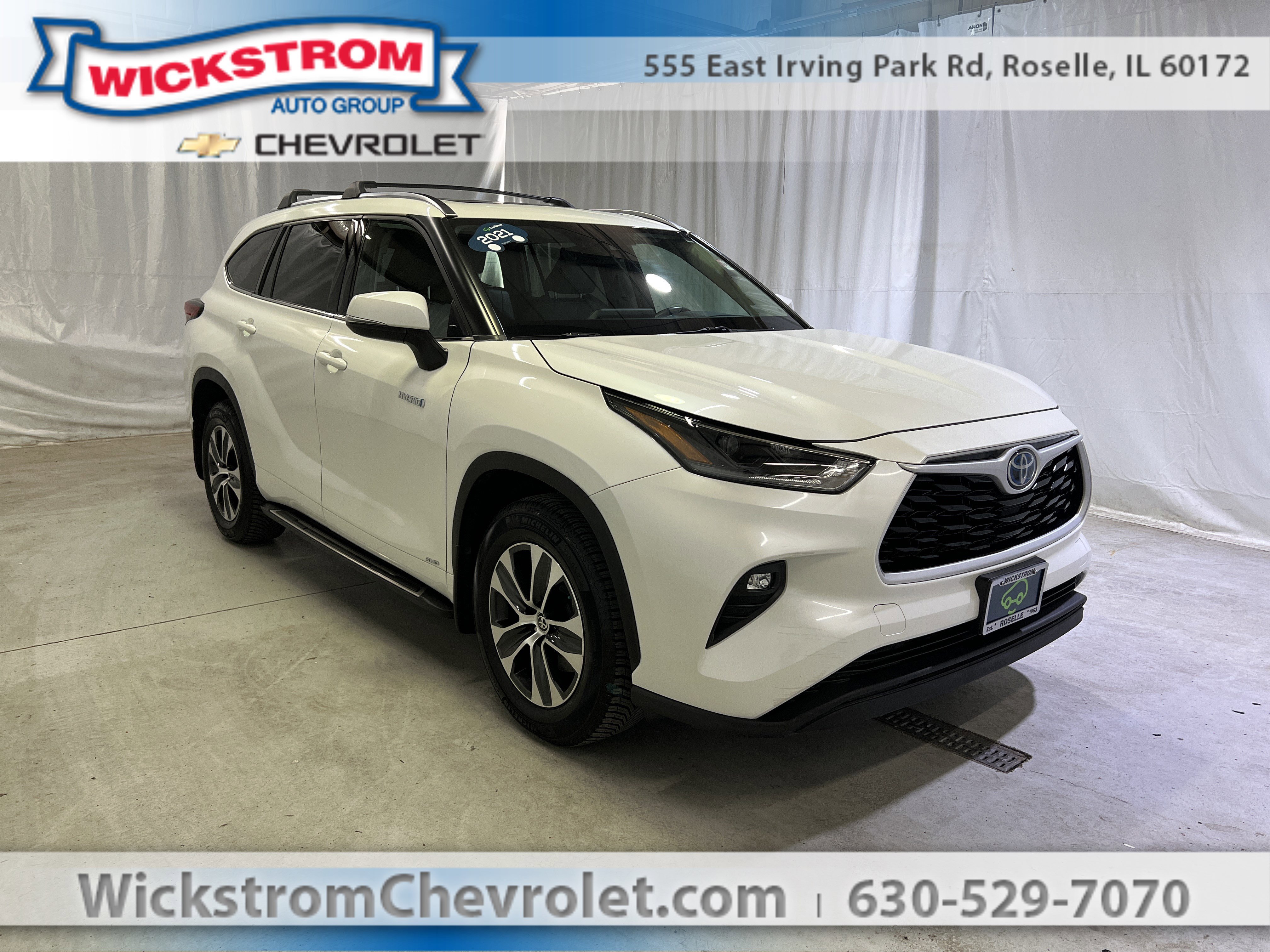 Used 2021 Toyota Highlander XLE AWD/4WD image 1