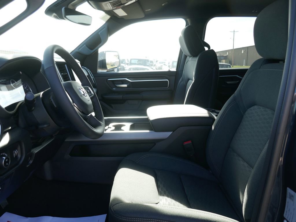 New 2026 RAM 1500 4x4 Crew Cab image 27