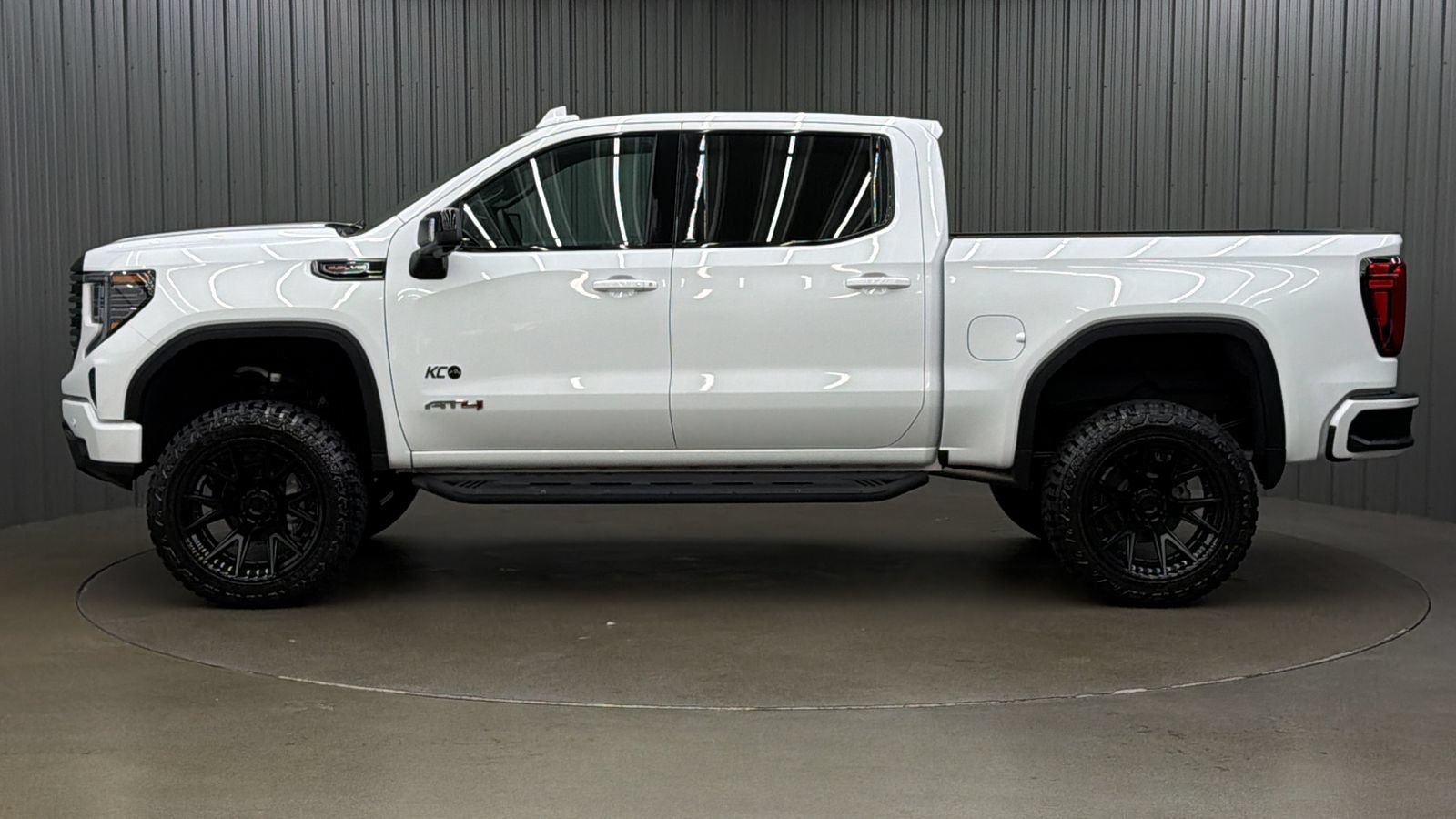 Used 2026 GMC Sierra 1500 AT4 w/ AT4 Premium Package AWD/4WD image 2