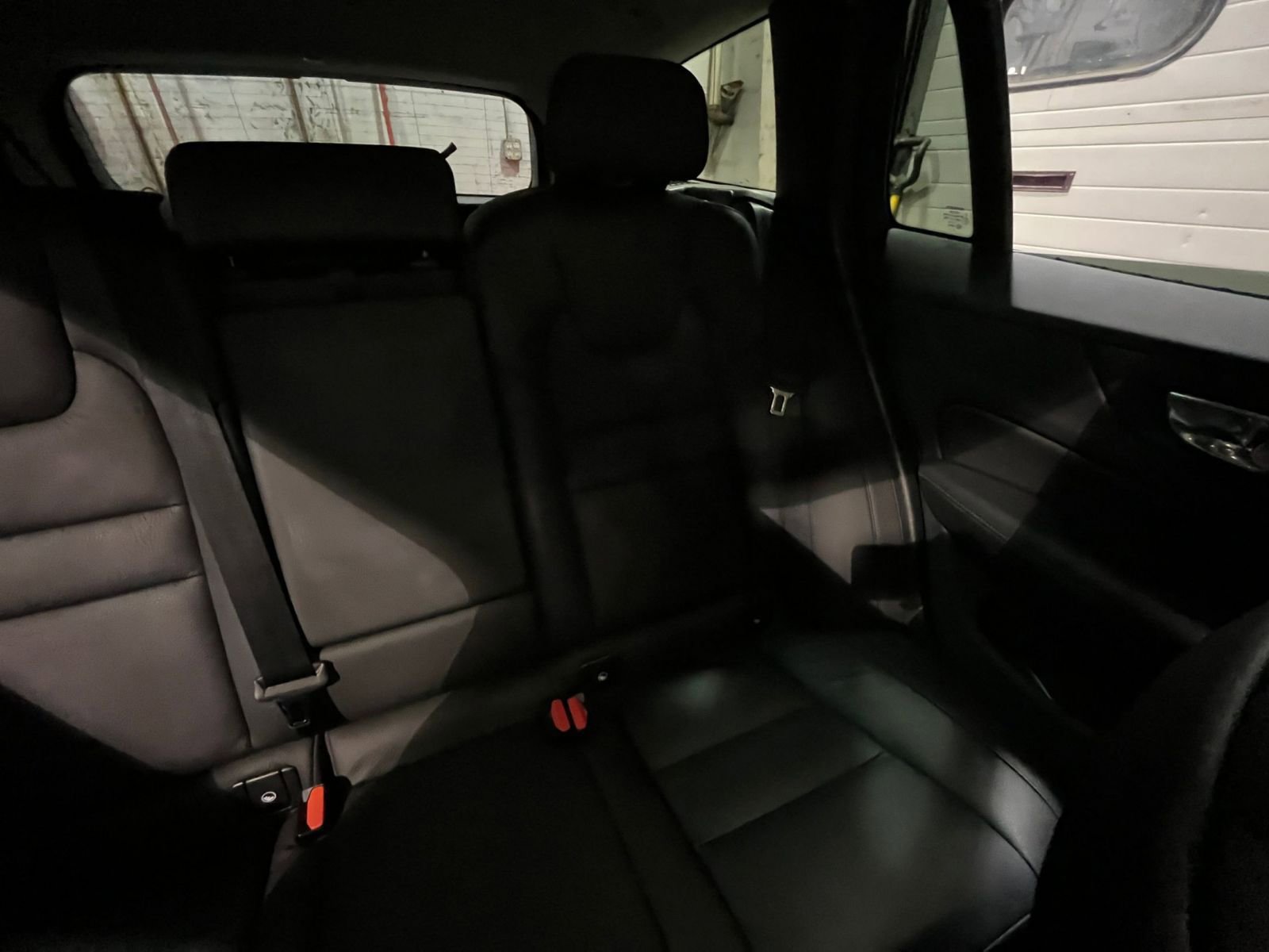 Used 2025 Volvo V60 B5 Cross Country Plus image 36