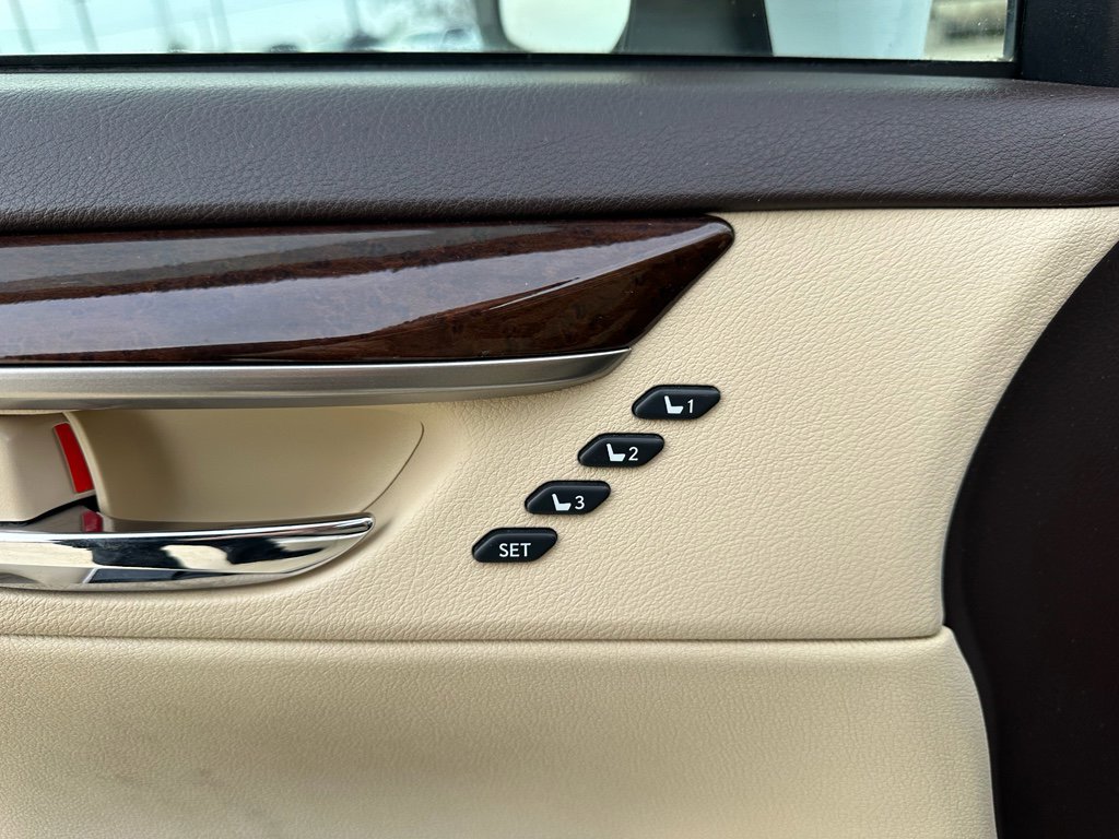 Used 2018 Lexus ES 350 w/ Luxury Package w/Wood Trim image 11