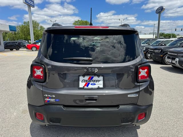Used 2019 Jeep Renegade Latitude w/ Cold Weather Group AWD/4WD image 9