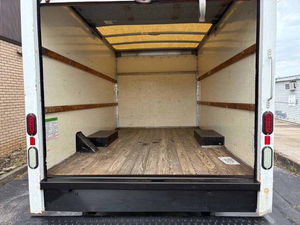 Used 2015 Ford E-350 and Econoline 350 Super Duty RWD image 15