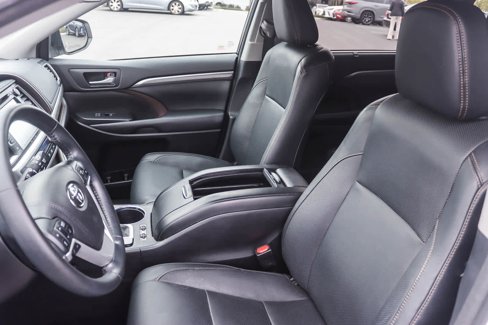 Used 2018 Toyota Highlander Limited image 17