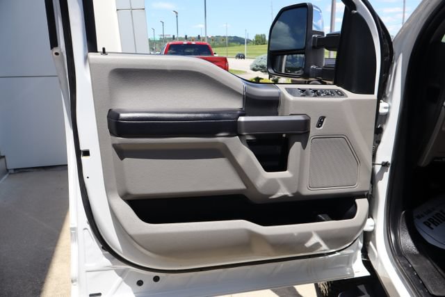 Used 2019 Ford F250 XLT w/ XLT Premium Package AWD/4WD image 14