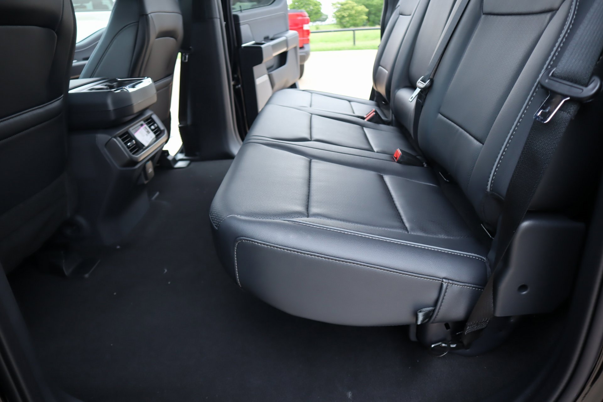 New 2025 Ford F150 Lariat w/ FX4 Off-Road Package image 14