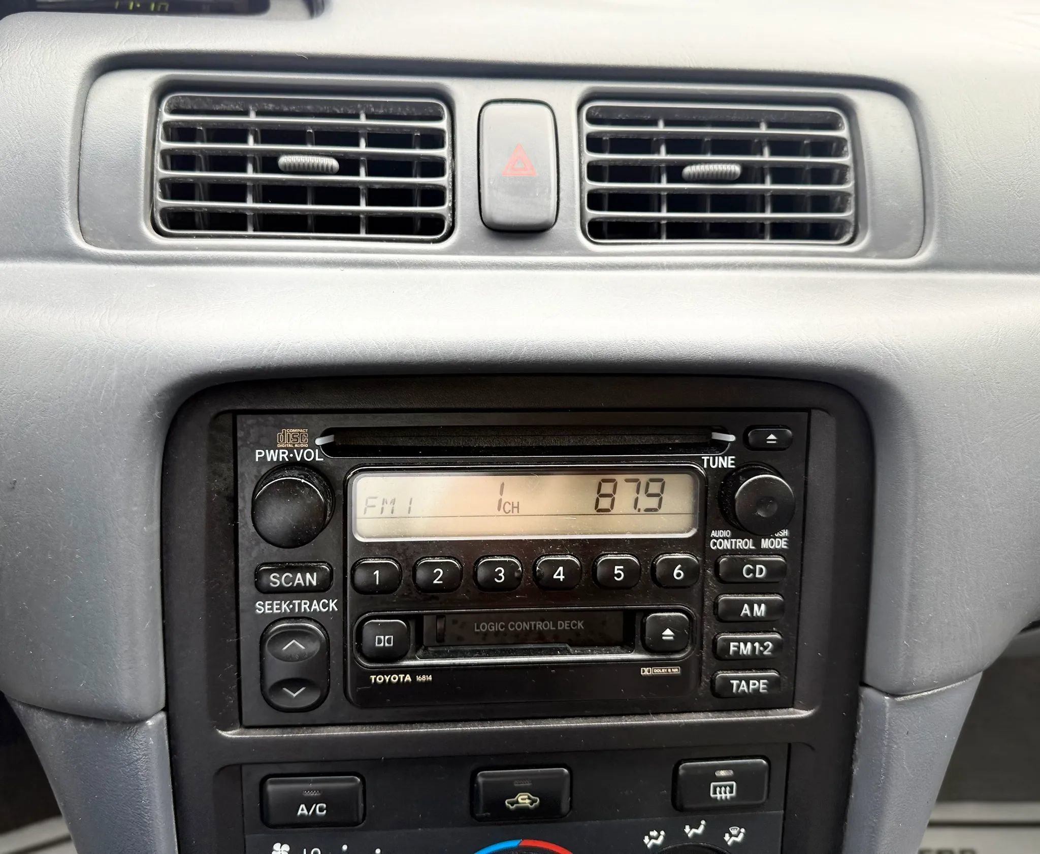 Used 2001 Toyota Camry CE FWD image 14