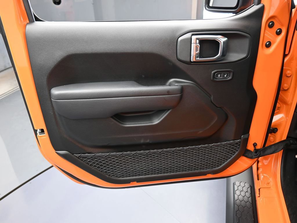 Used 2025 Jeep Wrangler Sport image 12