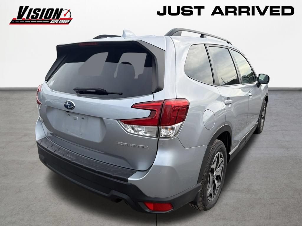 Used 2019 Subaru Forester Premium AWD/4WD image 4