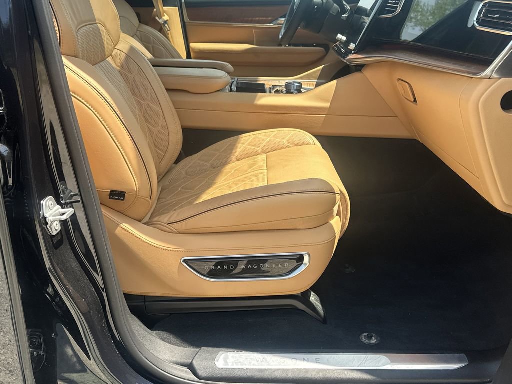 Used 2025 Jeep Grand Wagoneer L Series III w/ Rear Seat Video Group 1 image 14