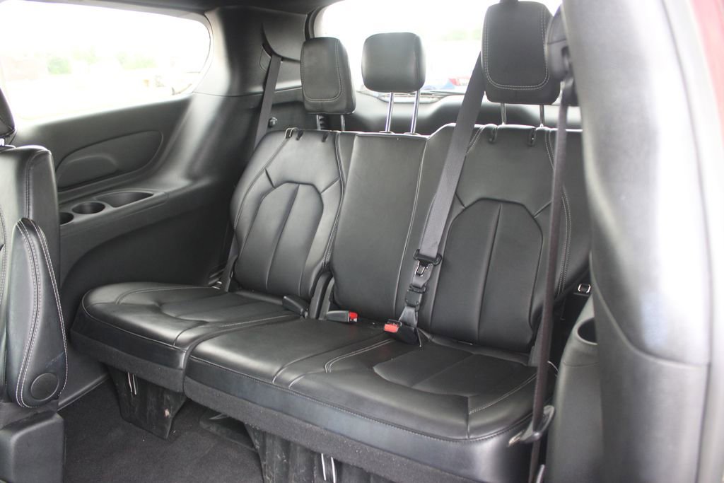 Used 2025 Chrysler Pacifica Select FWD image 19
