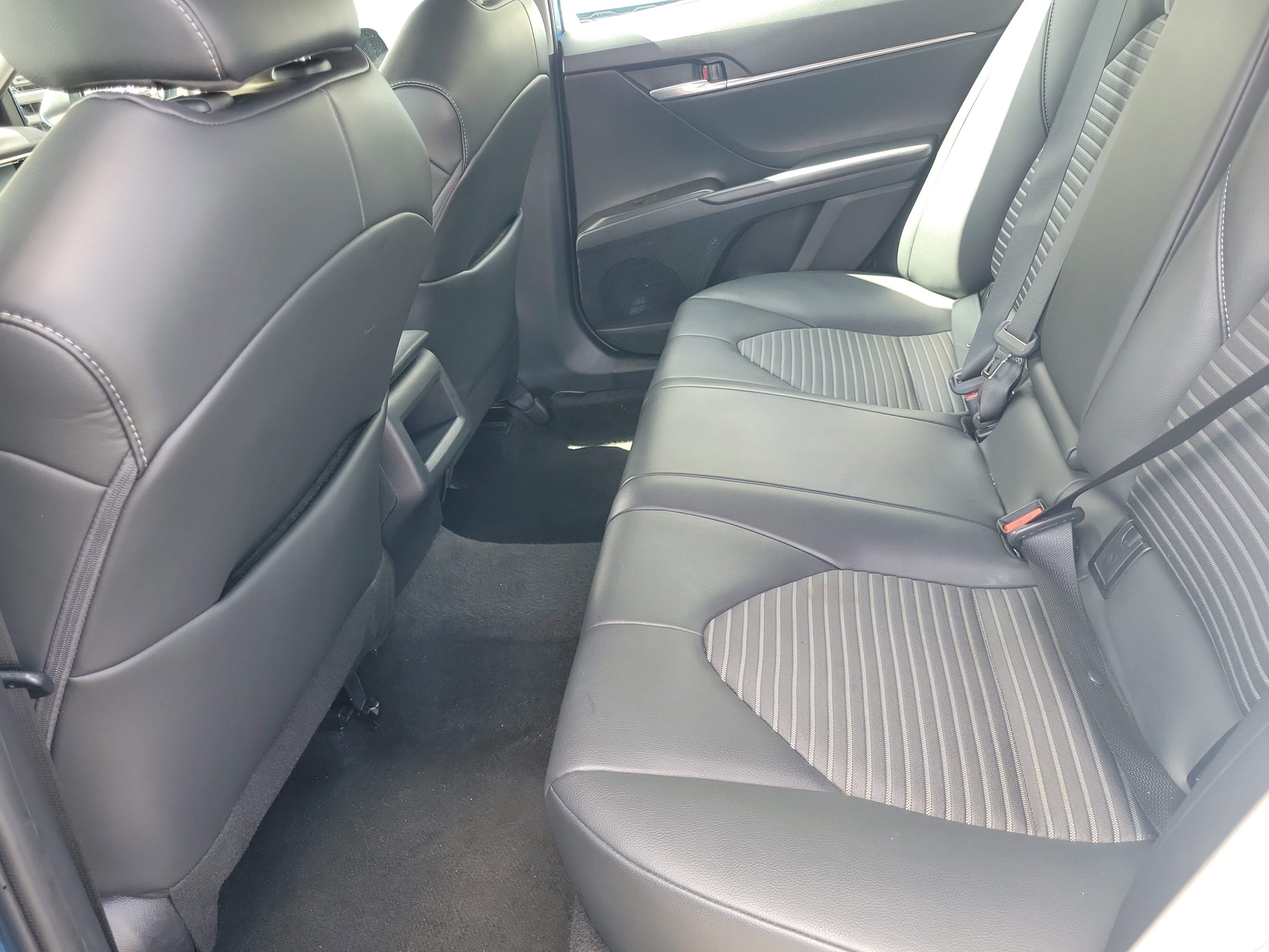 Used 2024 Toyota Camry SE image 15