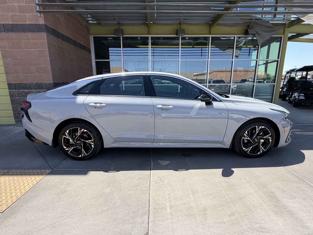 Used 2025 Kia K5 GT-Line w/ GT-Line Premium Package FWD image 9
