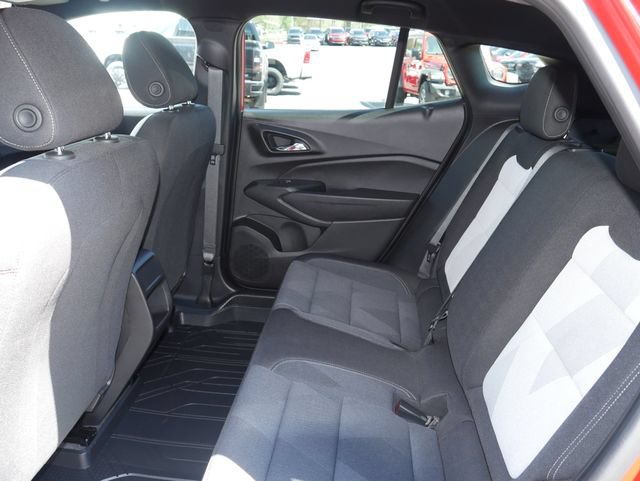 Used 2026 Chevrolet Trax RS FWD image 23