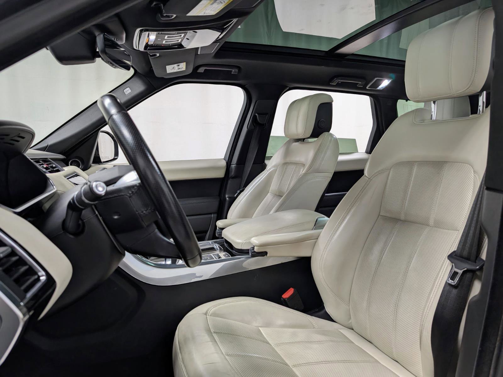 Used 2020 Land Rover Range Rover Sport HSE image 15