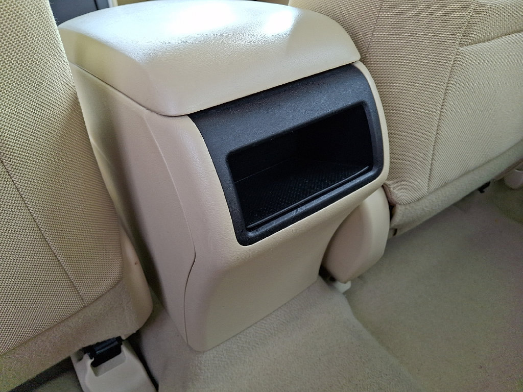 Used 2015 Toyota Camry LE FWD image 11