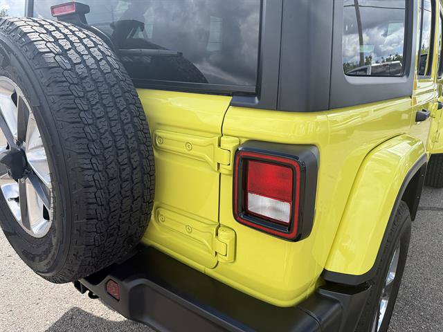 Used 2023 Jeep Wrangler Unlimited Sahara w/ Cold Weather Group AWD/4WD image 22