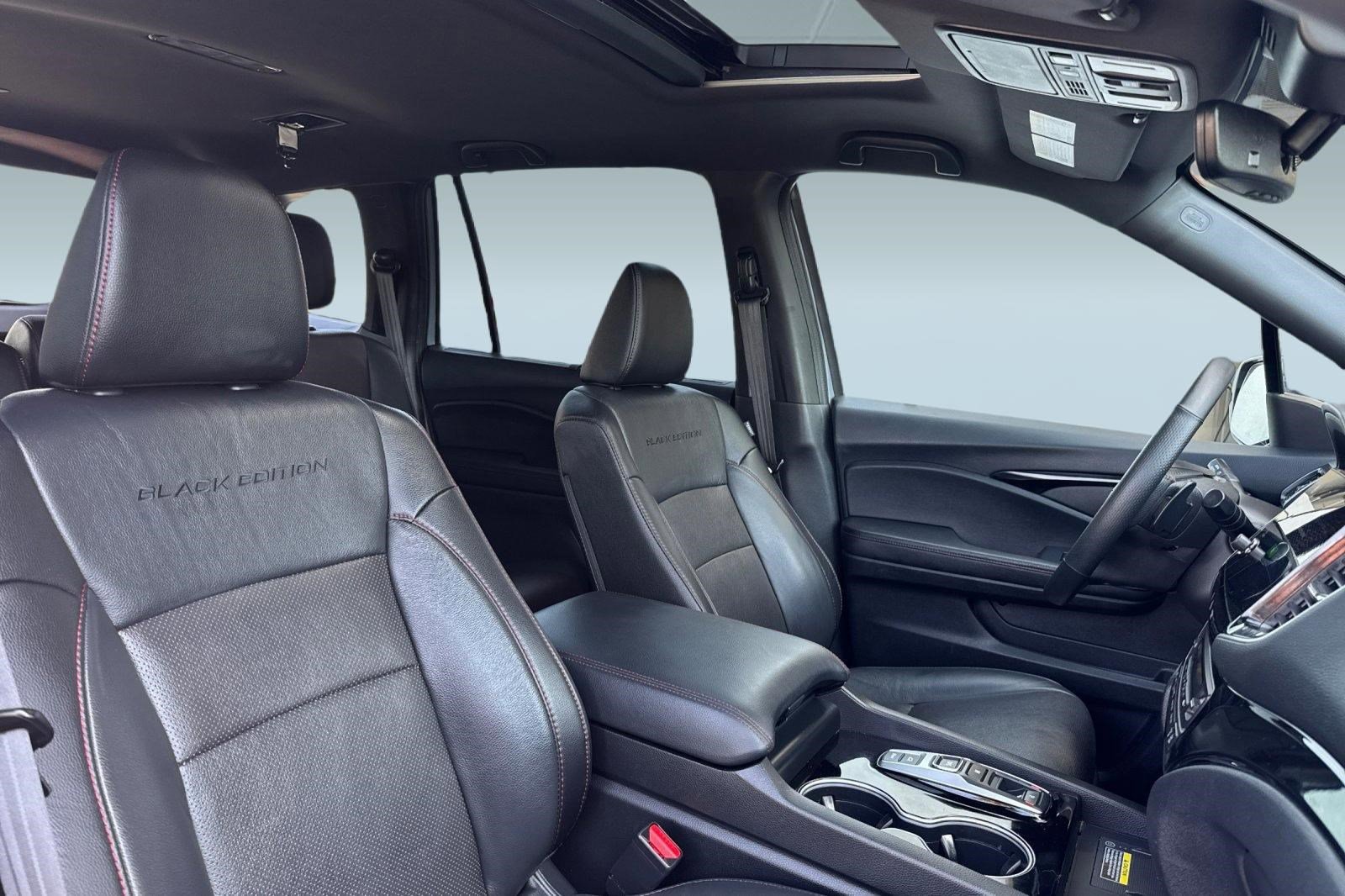 Used 2025 Honda Passport Black Edition image 32