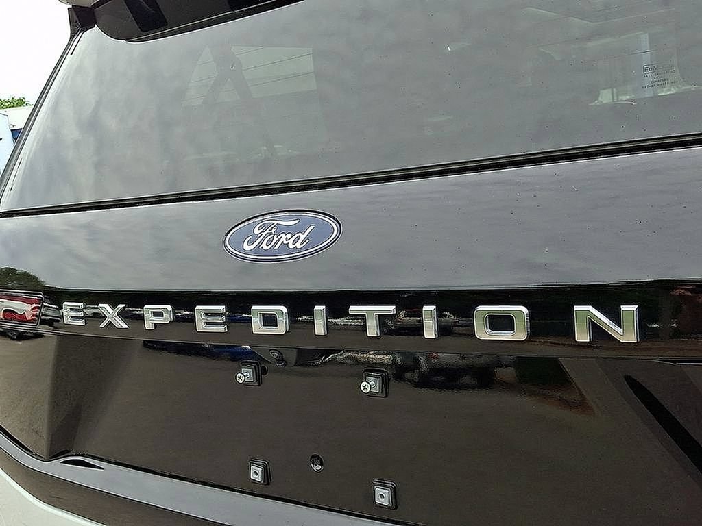 Used 2025 Ford Expedition Max Platinum AWD/4WD image 33