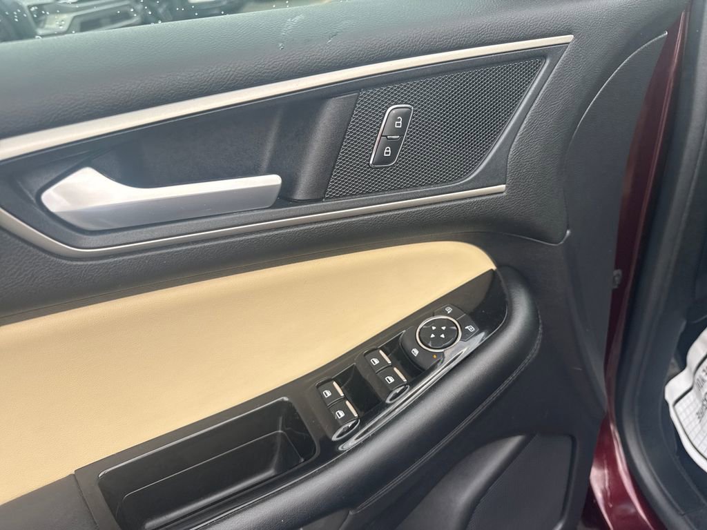 Used 2020 Ford Edge SEL w/ Convenience Package AWD/4WD image 17