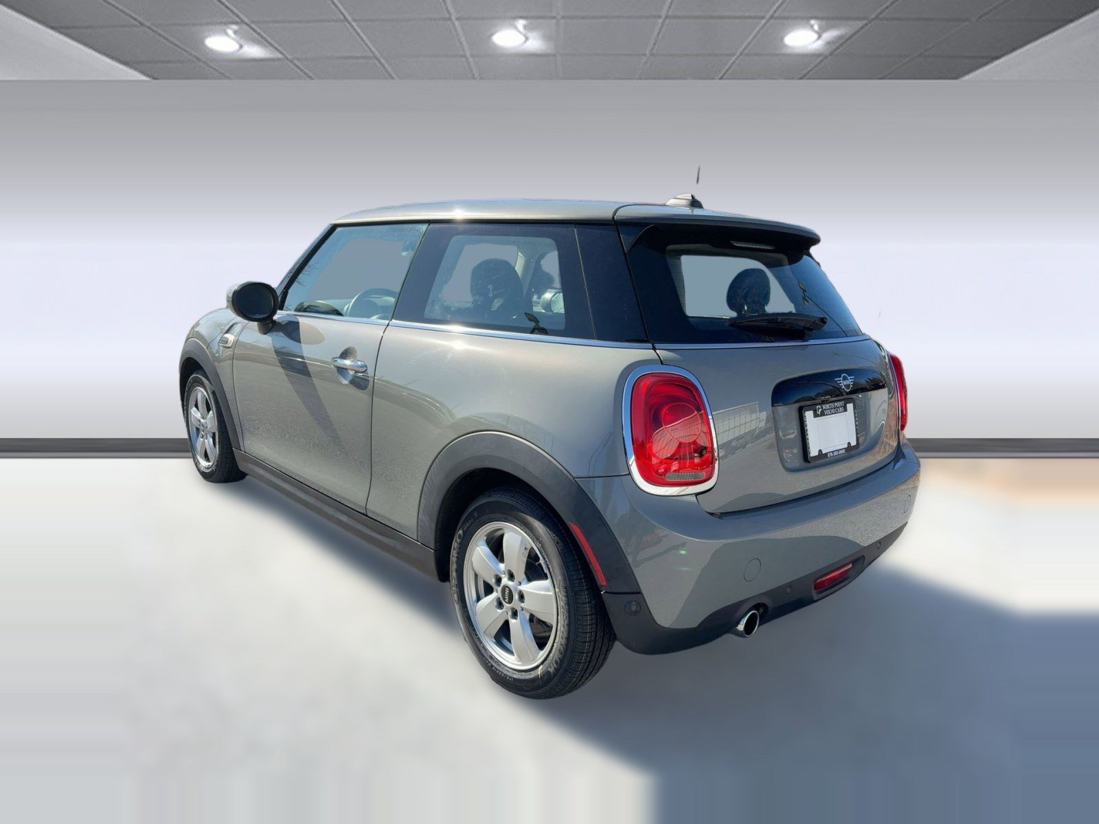 Used 2021 MINI Cooper 2-Door Hardtop image 3