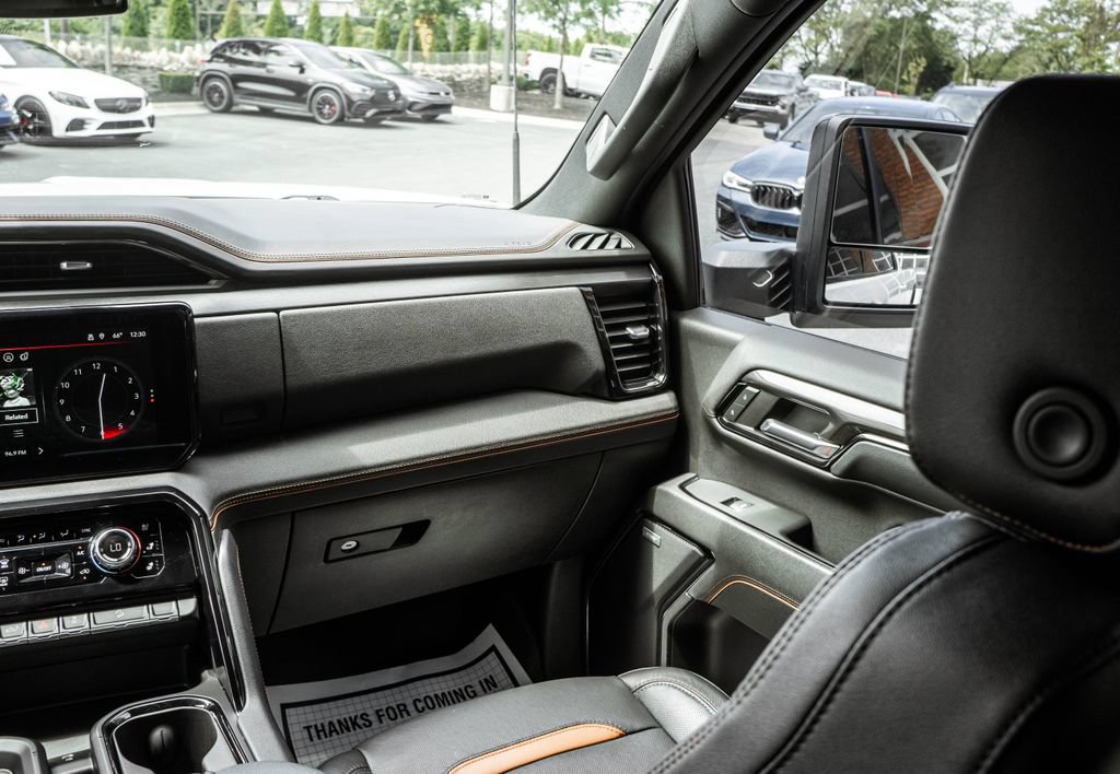 Used 2024 GMC Sierra 2500 AT4 w/ AT4 Preferred Package AWD/4WD image 14