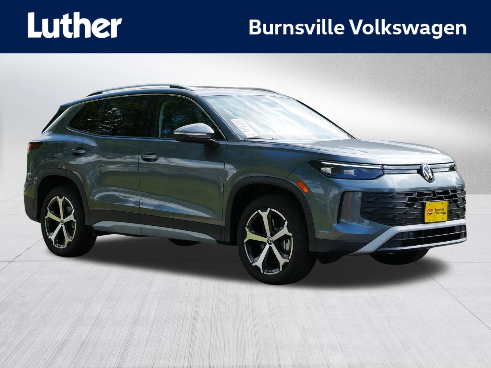 New 2025 Volkswagen Tiguan SE