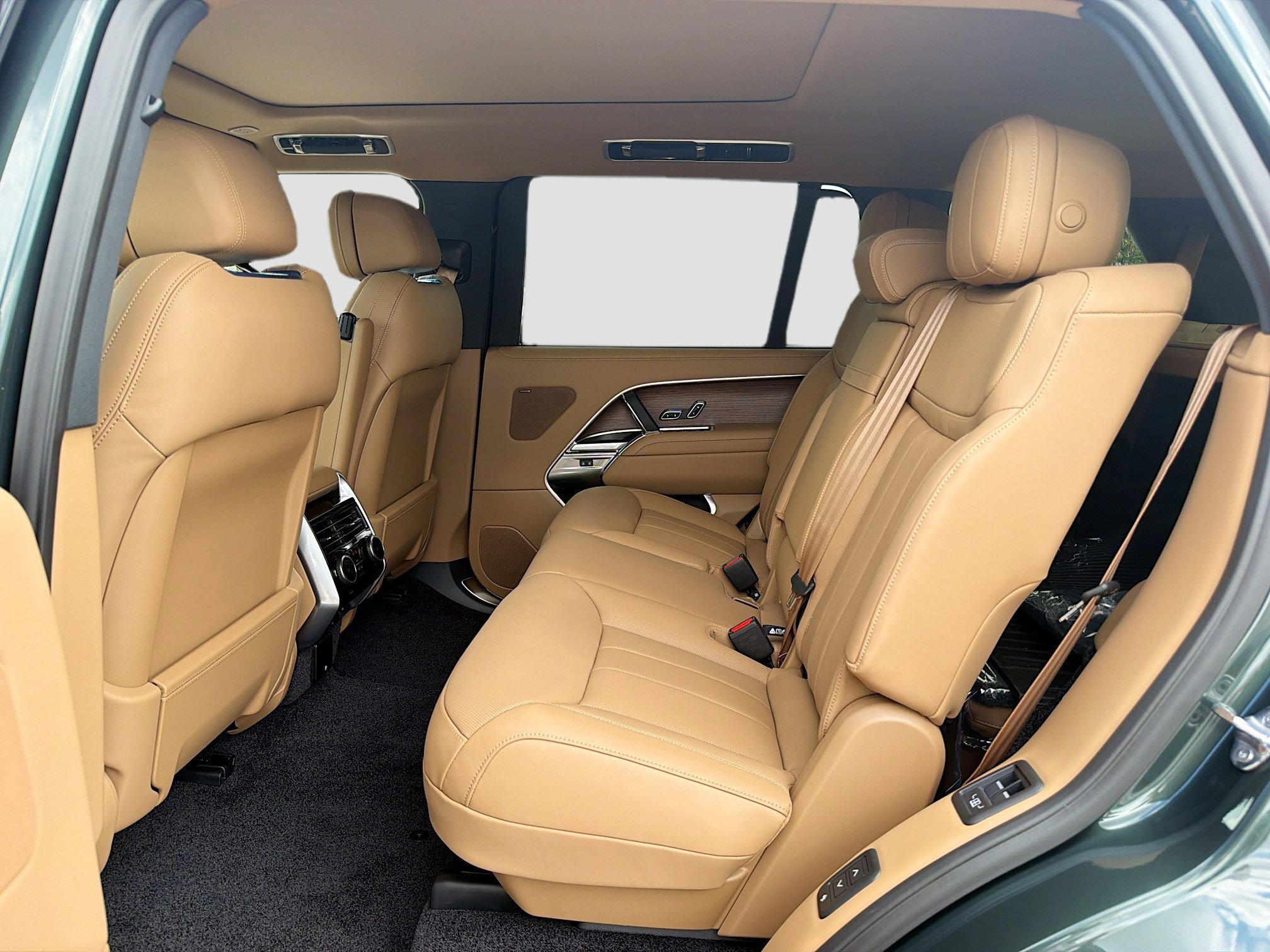 New 2026 Land Rover Range Rover Long Wheelbase SE AWD/4WD image 22