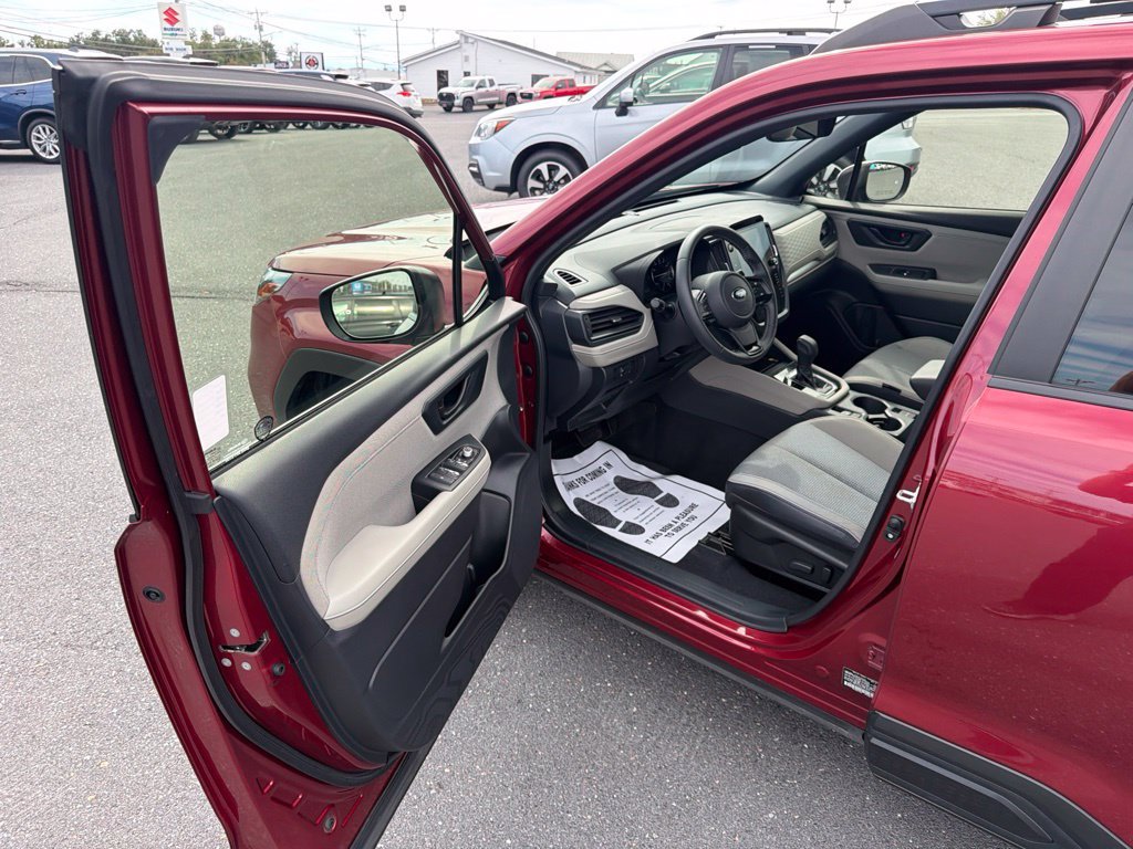 Certified 2025 Subaru Forester Premium AWD/4WD image 14