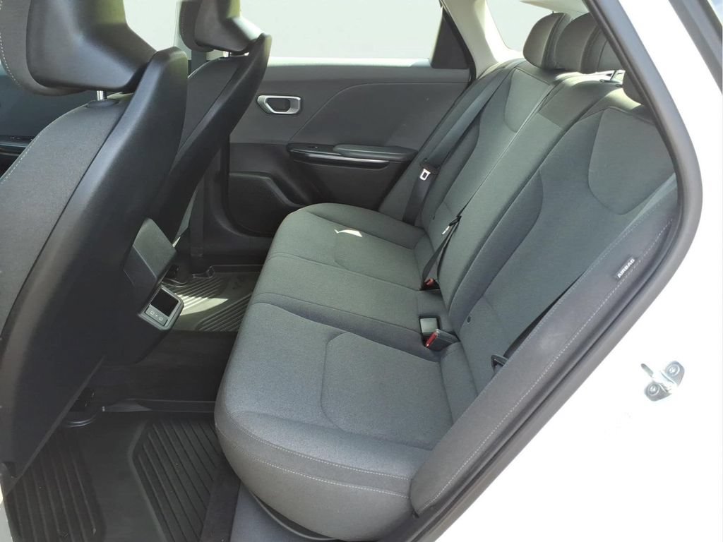 Used 2025 Kia K4 FWD image 22