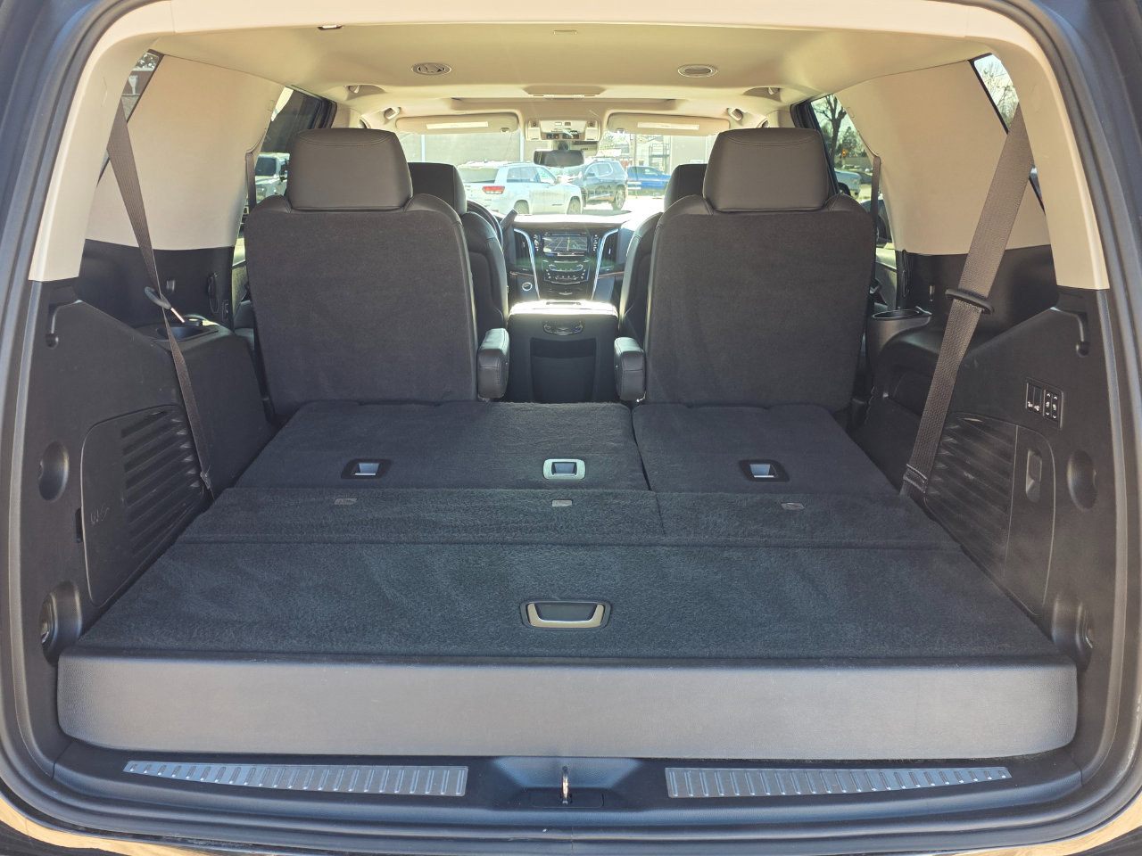 Used 2020 Cadillac Escalade Luxury image 22