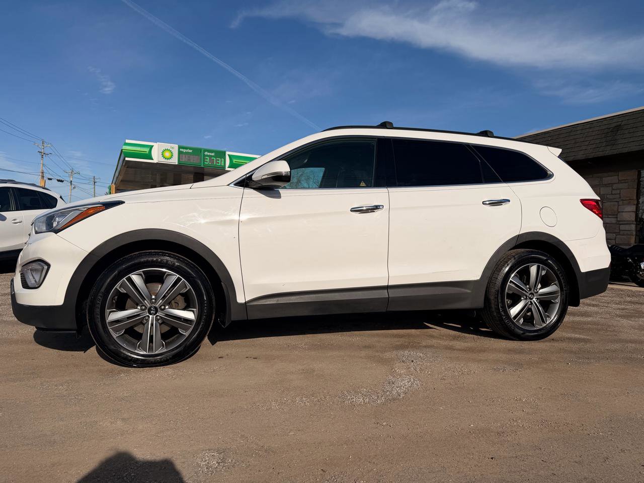 Used 2015 Hyundai Santa Fe Limited AWD/4WD image 1