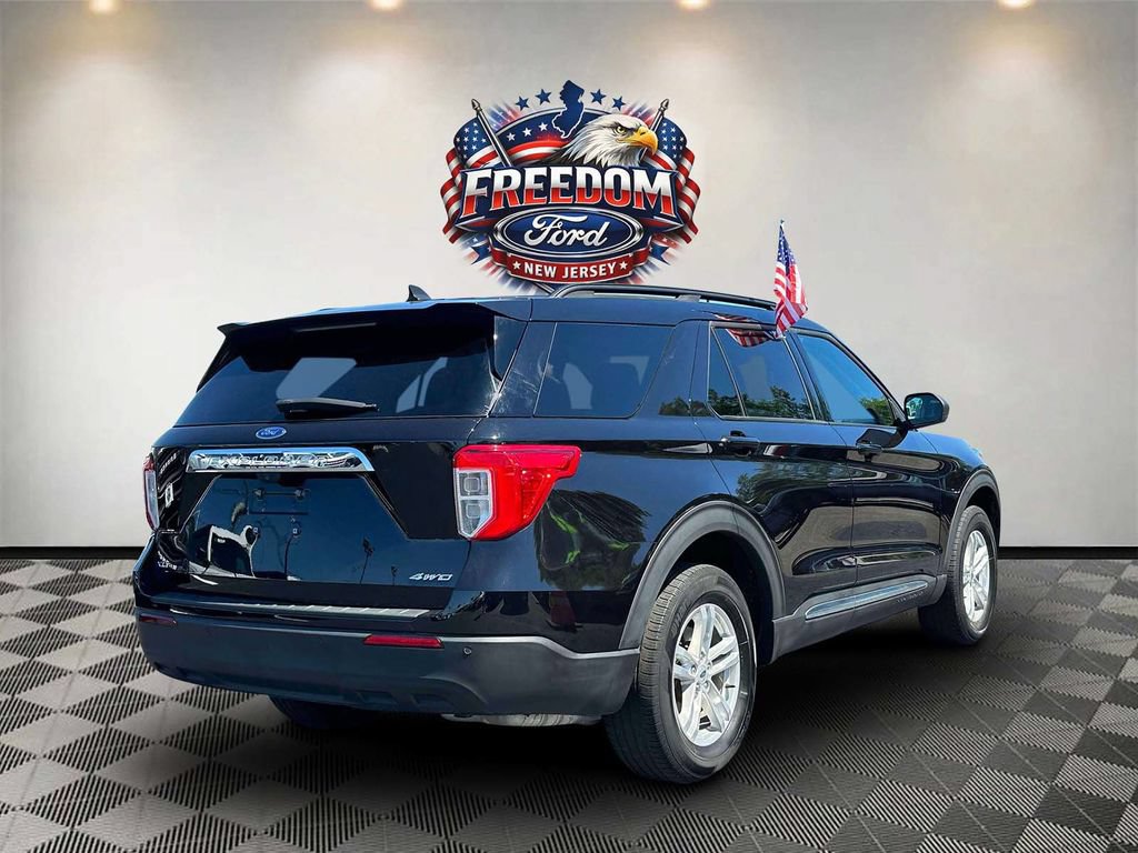 Used 2023 Ford Explorer XLT AWD/4WD image 5