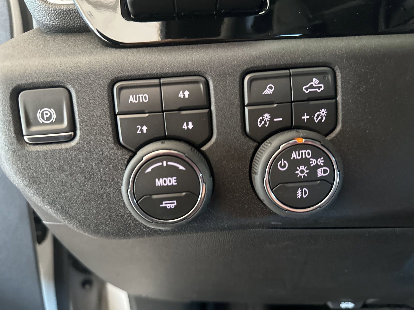 New 2026 Chevrolet Silverado 1500 High Country w/ High Country Premium Package image 18