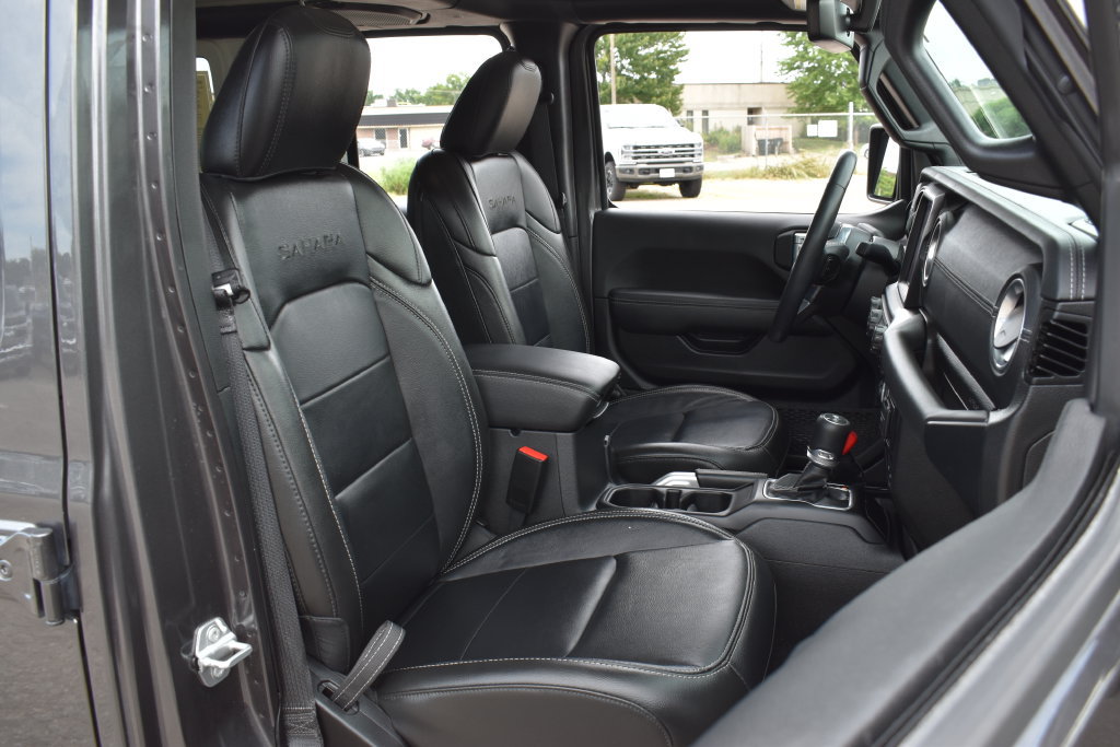 Used 2022 Jeep Wrangler Unlimited Sahara w/ LED Lighting Group AWD/4WD image 28