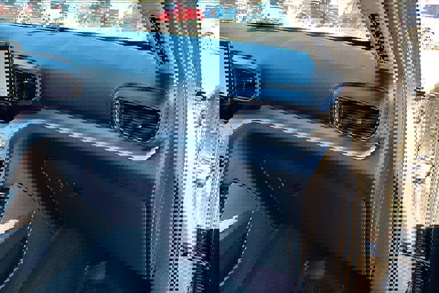 Used 2022 Ford Explorer XLT w/ Equipment Group 202A image 19