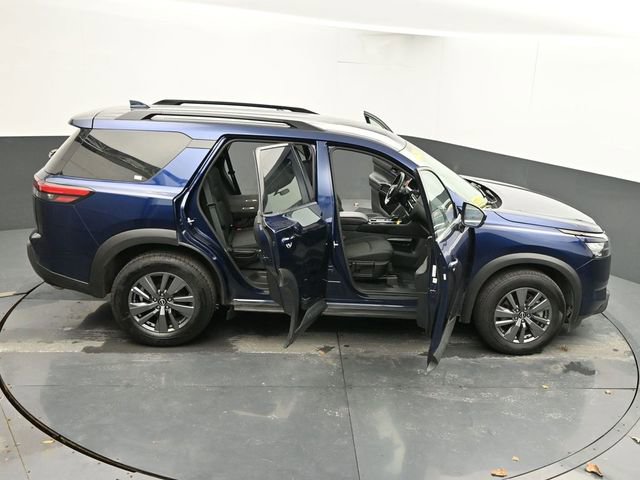 Used 2025 Nissan Pathfinder SV image 66