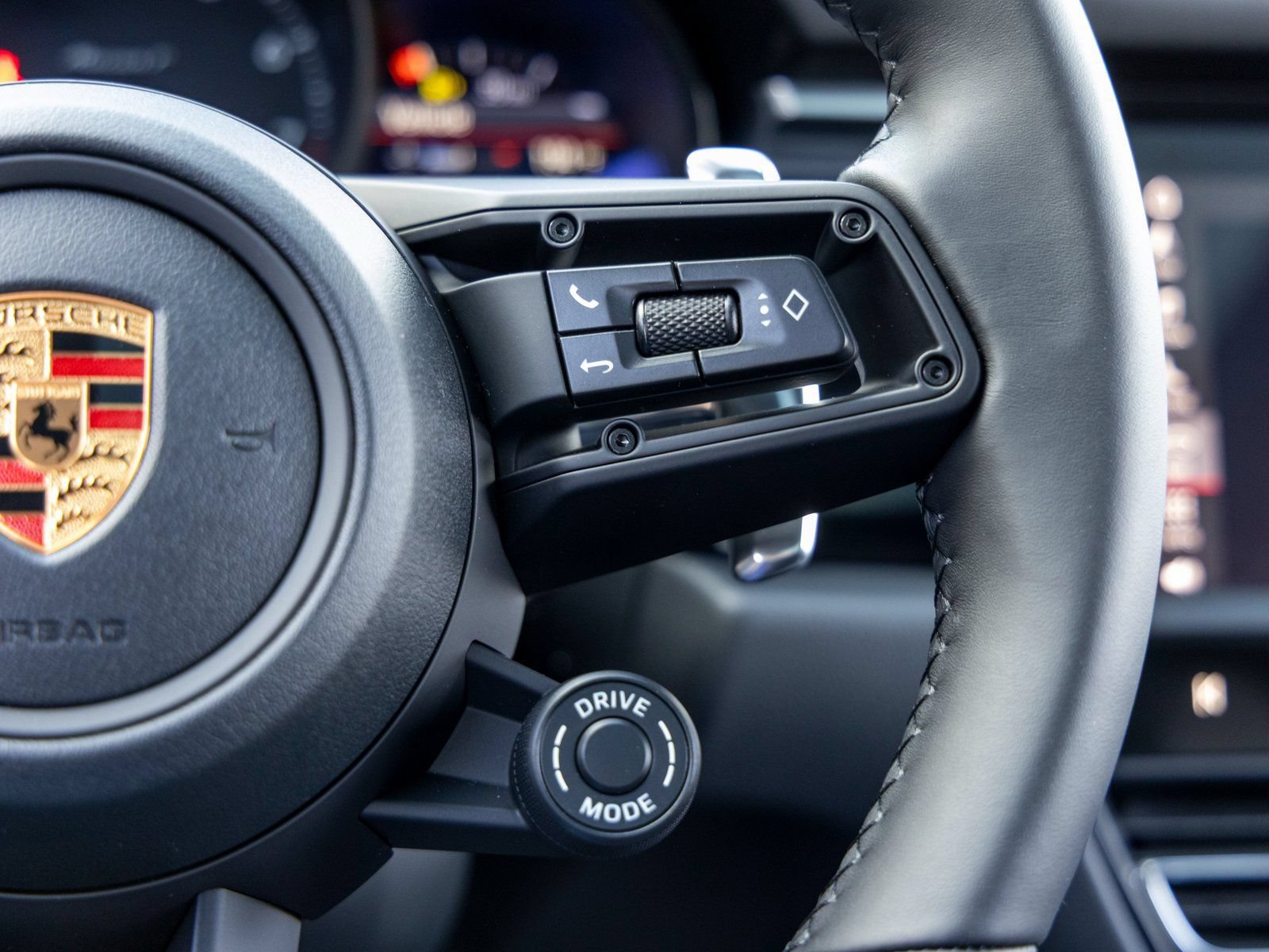 New 2026 Porsche Macan Turbo AWD/4WD image 32