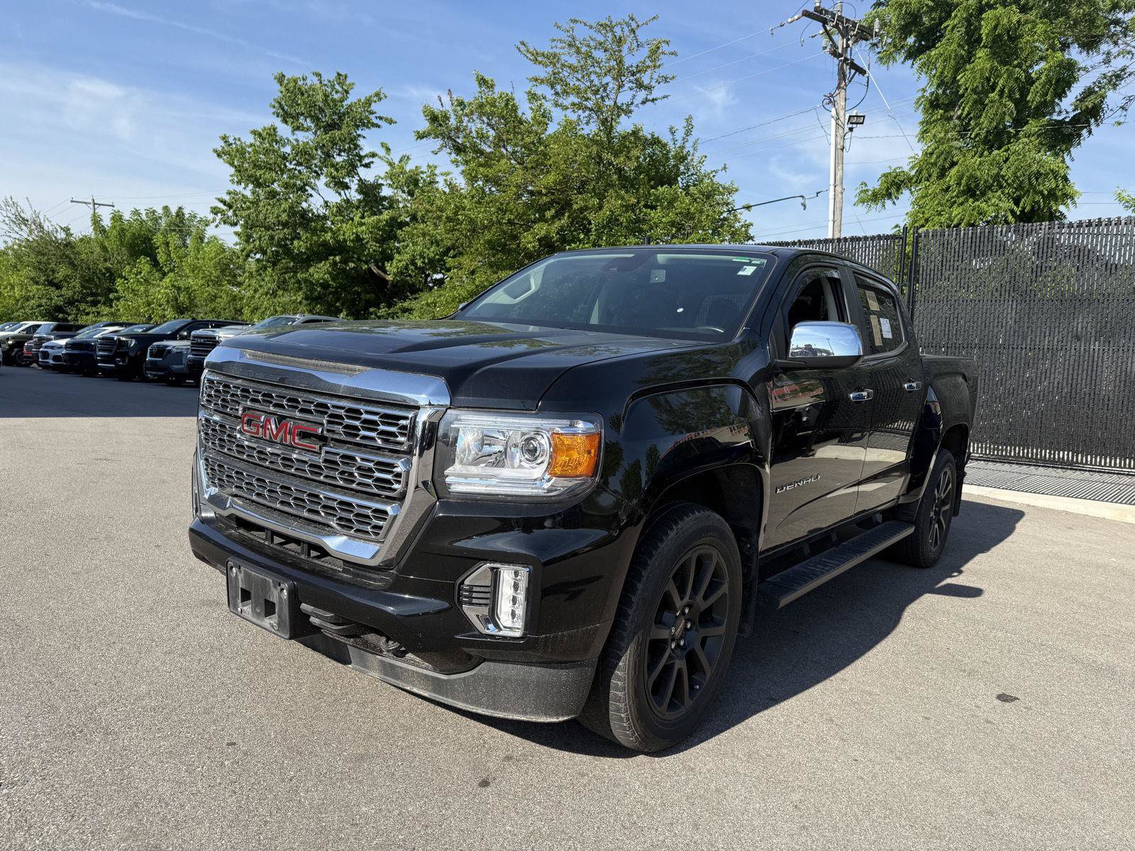 Used 2022 GMC Canyon Denali w/ Denali Black Edition Package AWD/4WD image 7