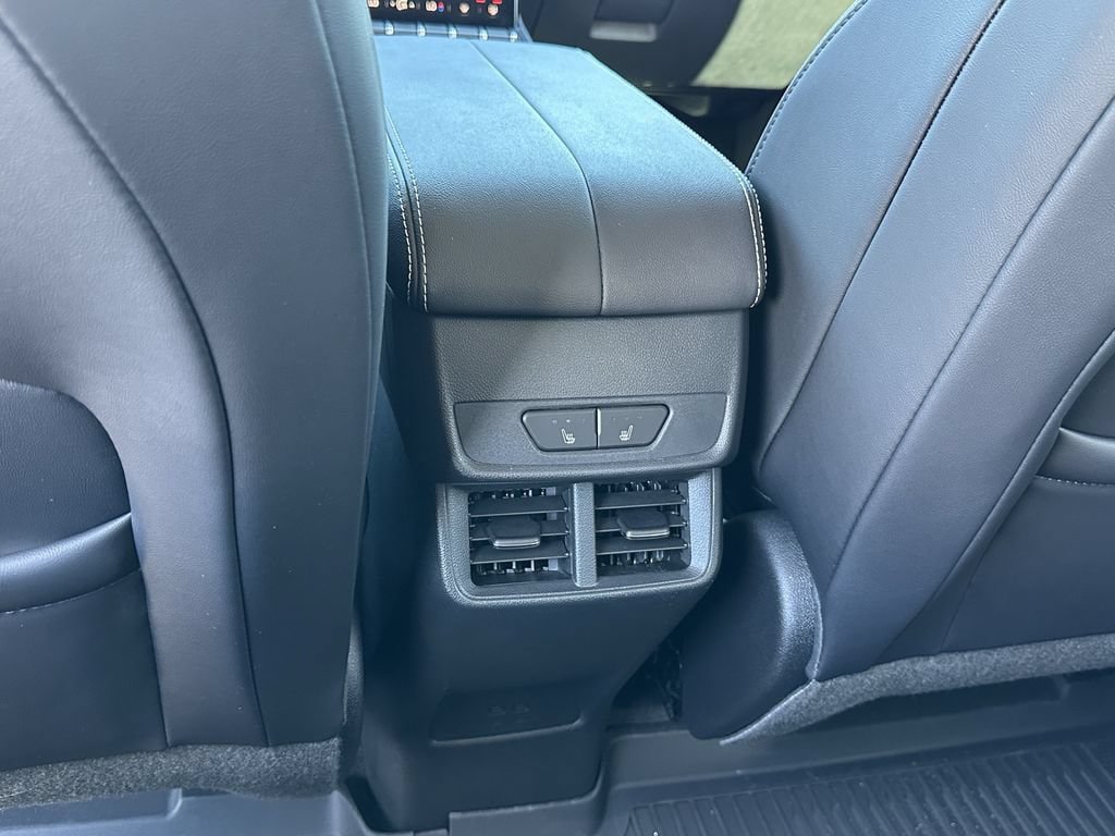 Used 2026 GMC Terrain Denali AWD/4WD image 17