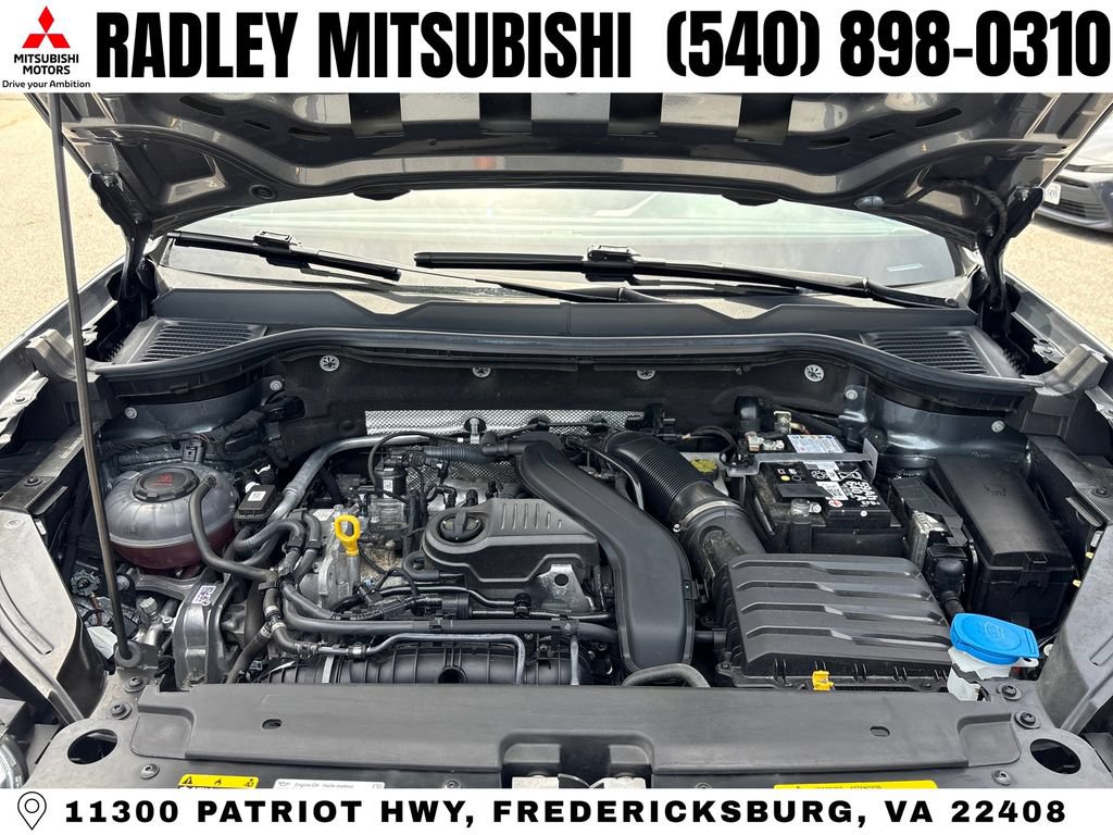 Used 2024 Volkswagen Taos SE w/ Panoramic Sunroof Package AWD/4WD image 15