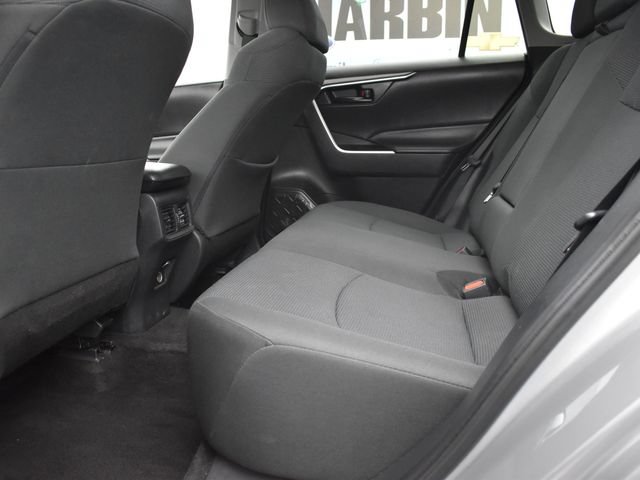 Used 2022 Toyota RAV4 LE FWD image 9