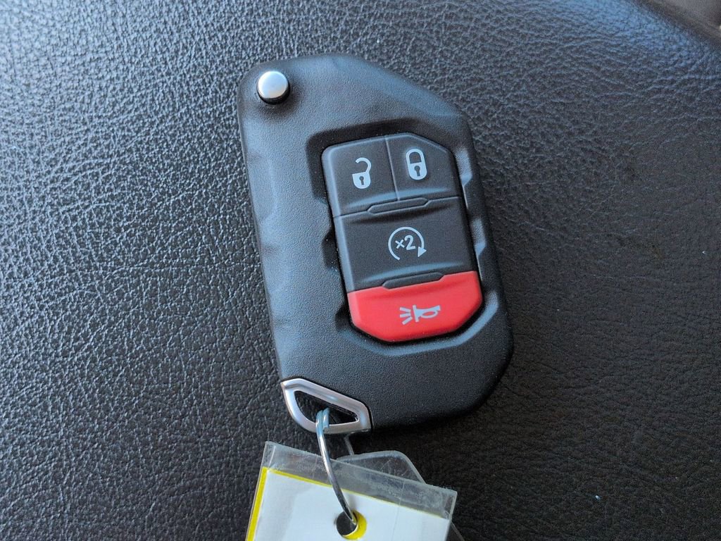 Used 2024 Jeep Wrangler Unlimited Rubicon w/ XTREMEE 35" Tire Package image 28