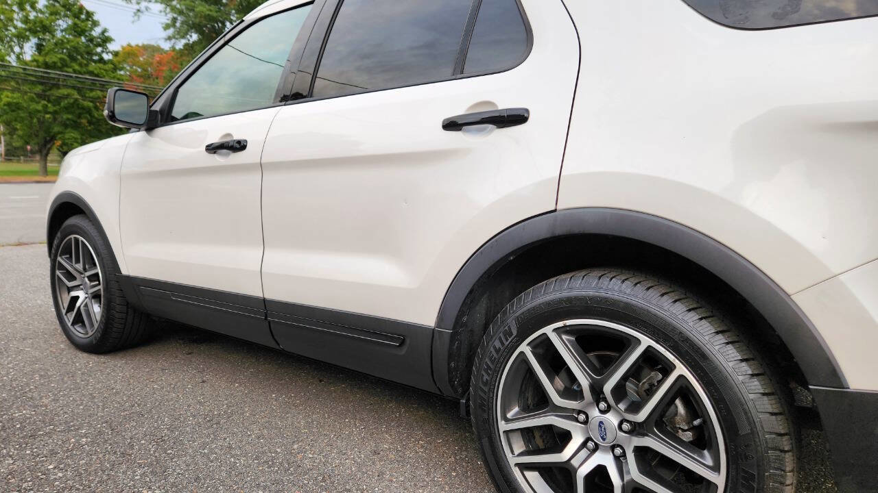 Used 2018 Ford Explorer Sport w/ Equipment Group 401A image 11